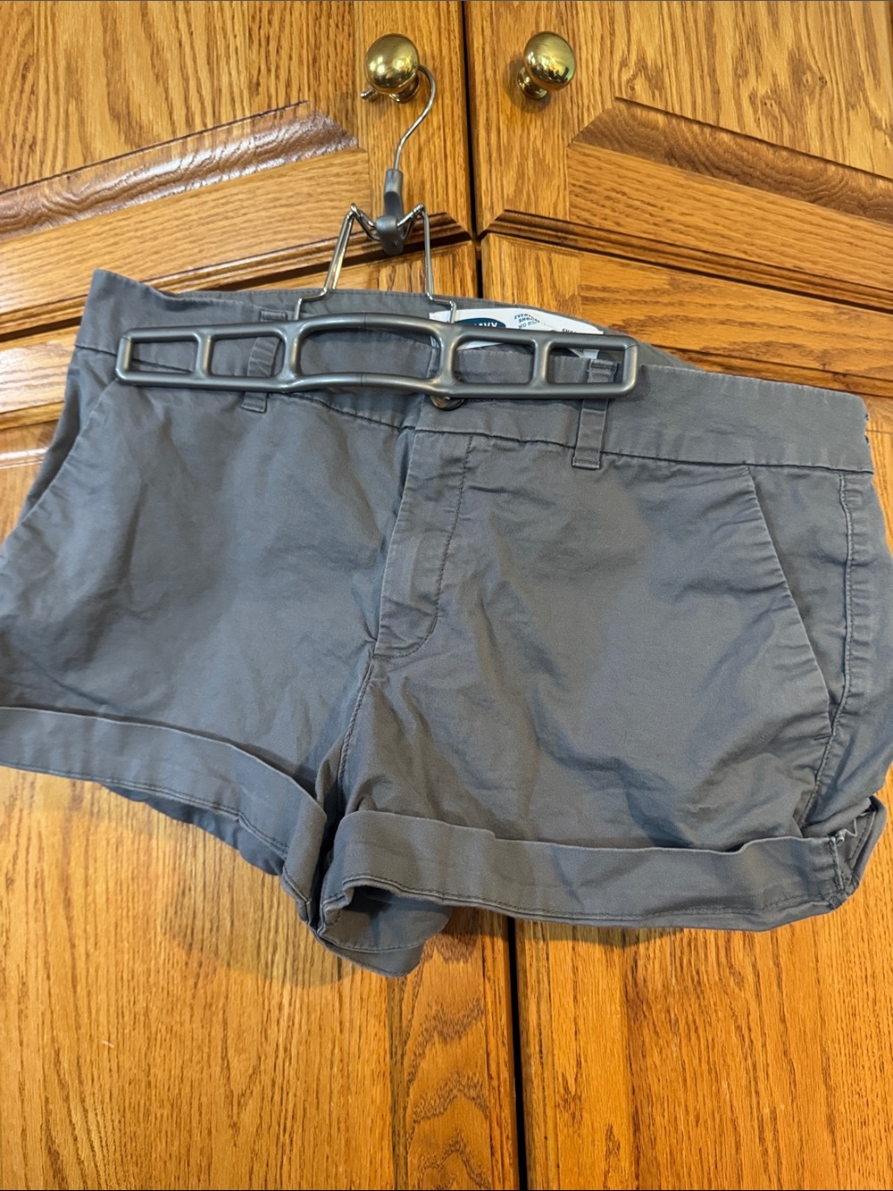 Old Navy Slate Gray Rolled-Hem Bermuda Shorts